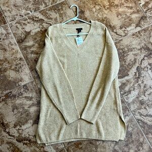 👀NWT Halogen Sweater size xs Perfect for Winter☃️☃️